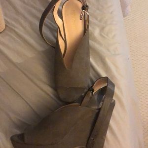 Nine West olive